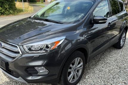 Ford Kuga 210.000 km 8.300 &euro; Lippstadt 59557