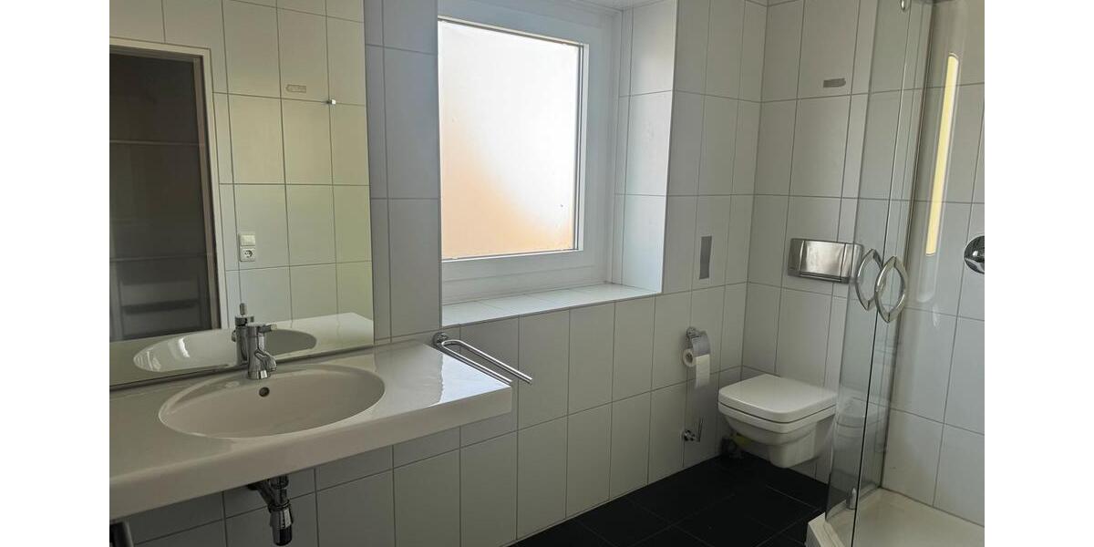 Einfamilienhaus Paderborn Elsen - 7 Zimmer, 260 m&sup2;, 2.250&euro; | Angebot:27618823