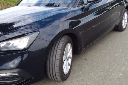 Seat Leon 46.500 km 17.800 &euro; Paderborn 33100