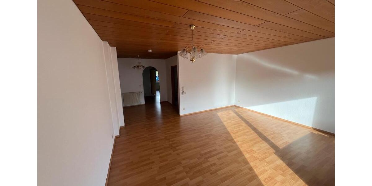 Hochparterre Detmold Hiddesen - 2 Zimmer, 64 m&sup2;, 800&euro; | Angebot:25353923
