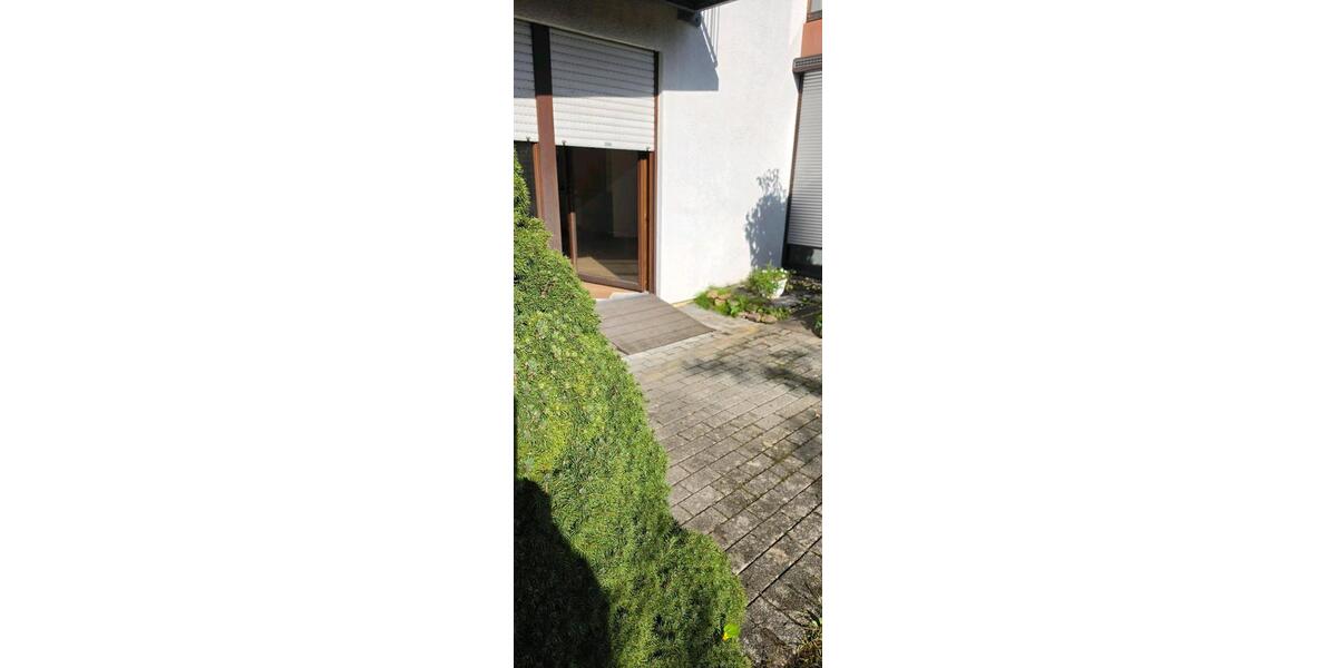 Erdgeschoßwohnung Paderborn - 2.5 Zimmer, 81 m&sup2;, 1.000&euro; | Angebot:27609106