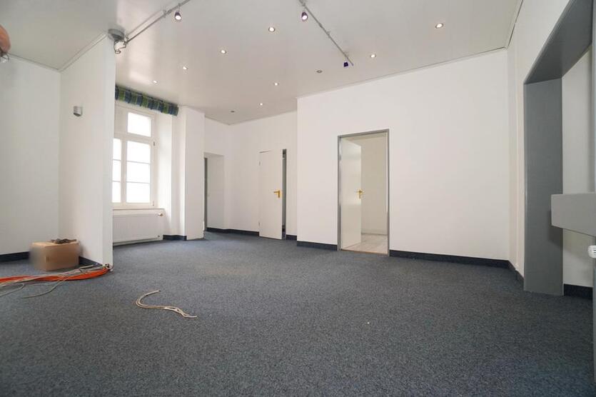 Büro- oder Praxisräume im Hochparterre in einem denkmalgeschützten Gebäude im Zentrum von Detmold