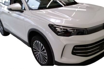 VW Tiguan 7.058 km 41.990 € Salzkotten 33154