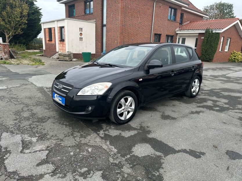 Kia ceed / Ceed 209.000 km 2.850 € Erwitte 59597