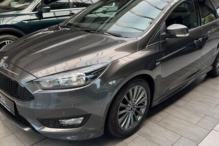 Ford Focus 132.000 km 7.900 &euro; Detmold 32758