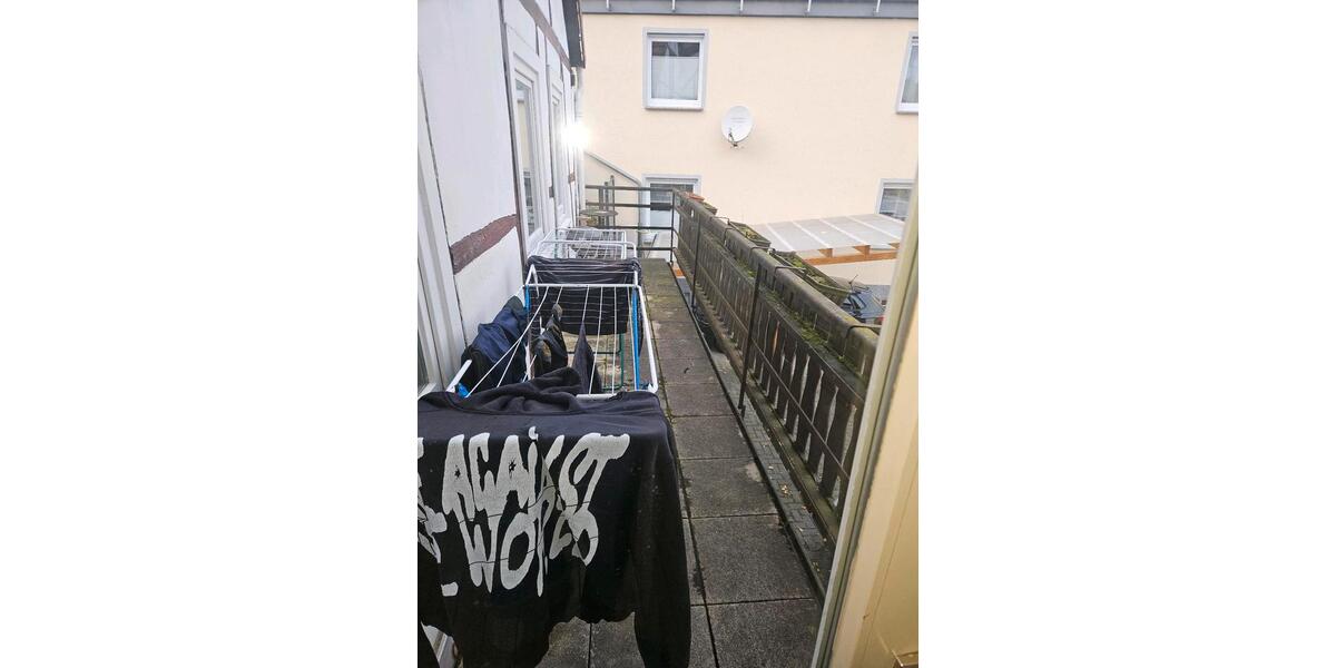 Renovierte Altbauhaushälfte mit Garage und Balkon 6 zimmer