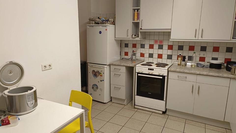 Ein voll möbliertes Zimmer zur Zwischenmiete in einer WG (ohne Ve 1 zimmer