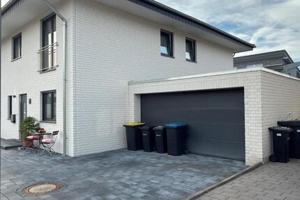 Haus Delbrück - 5 Zimmer, 143 m&sup2;, 1.350&euro; | Angebot:27614998