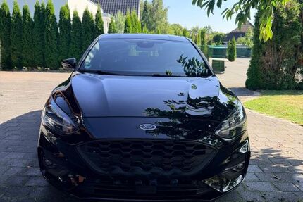Ford Focus 96.000 km 10.300 &euro; Schlangen 33189