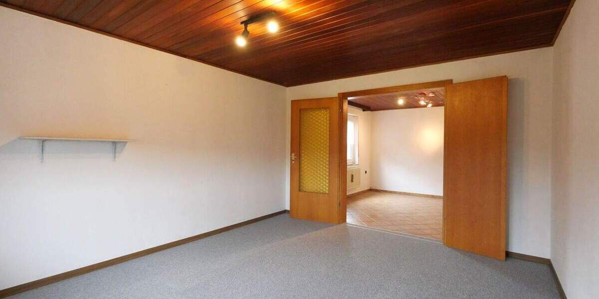 Mehrfamilienhaus, Wohnhaus Paderborn / Schloß Neuhaus Schloß Neuhaus - 6 Zimmer, 135 m&sup2;, 299.000&euro; | Angebot:25688039