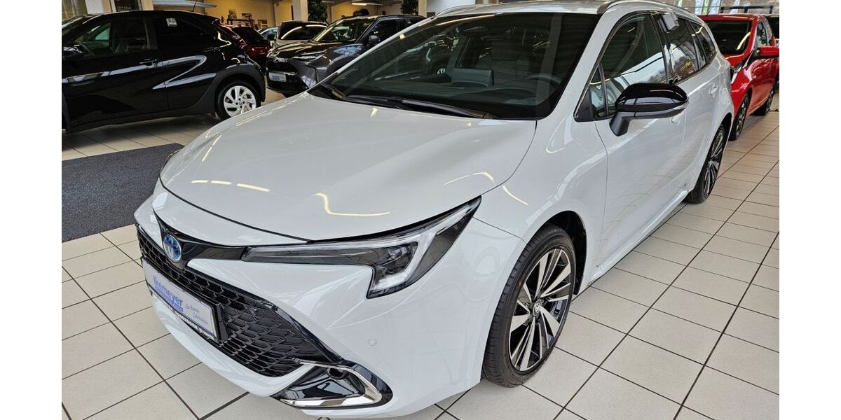 Toyota Corolla 6.000 km 30.890 &euro; Paderborn 33104