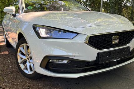 Seat Leon 94.447 km 14.990 &euro; Paderborn 33104