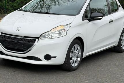Peugeot 208 129.000 km 2.999 &euro; Paderborn 33100