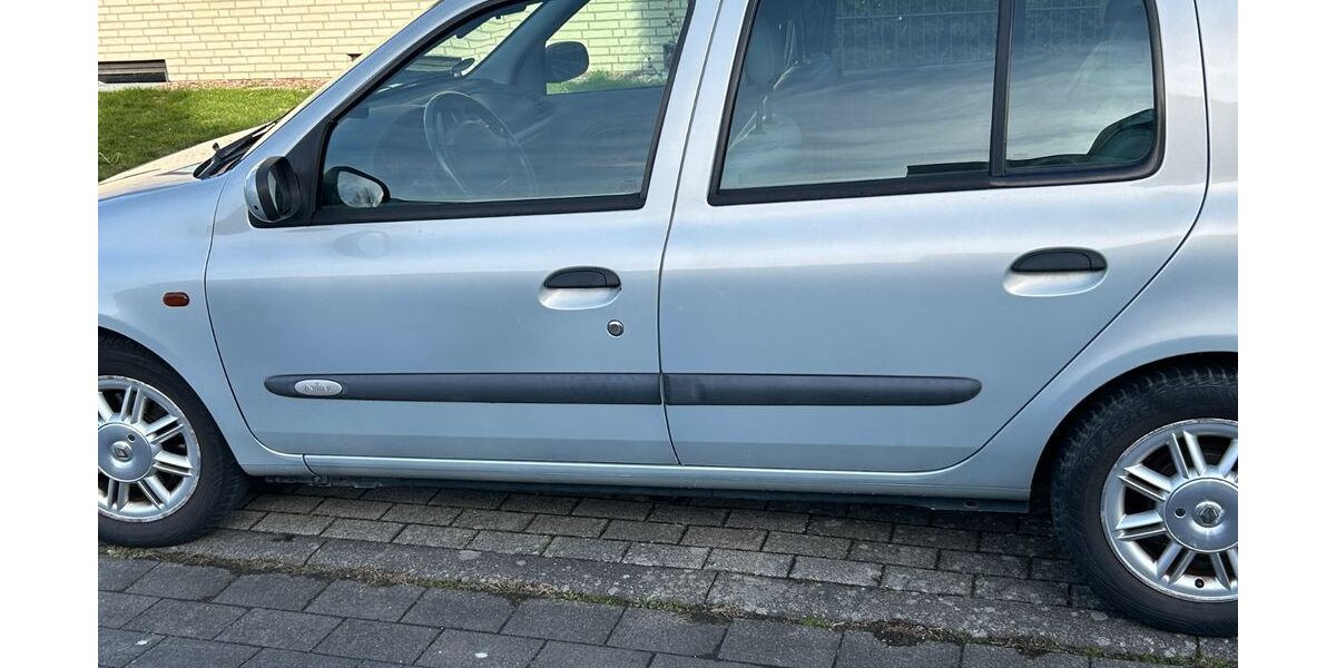 Renault Clio 141.000 km 2.300 &euro; Geseke 59590