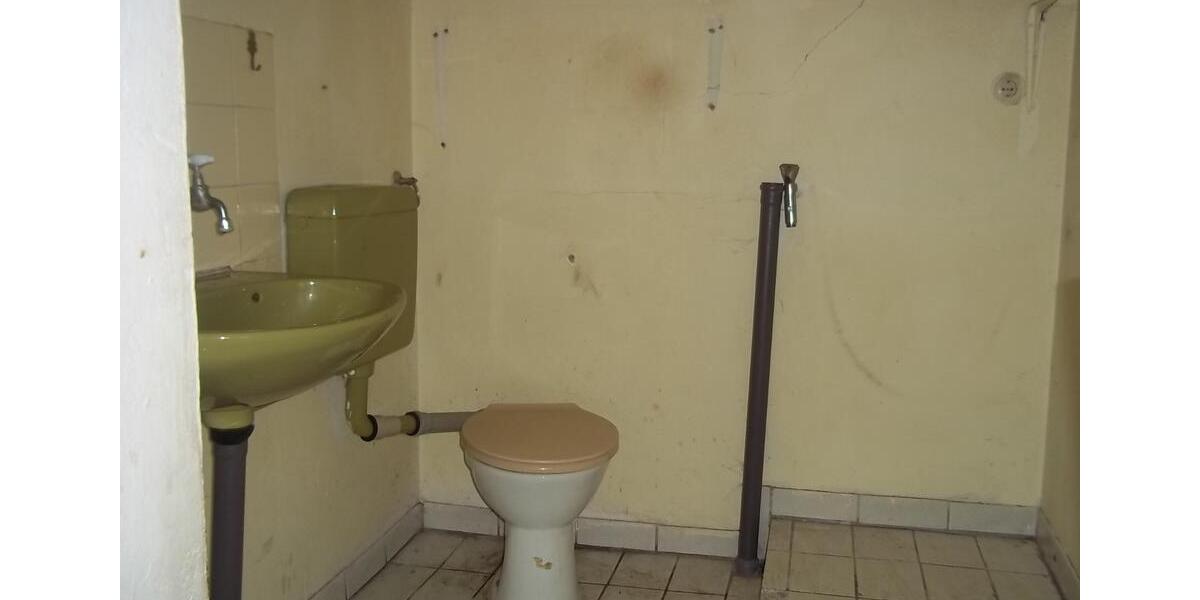 Einfamilienhaus Willebadessen - 11 Zimmer, 200 m&sup2;, 129.000&euro; | Angebot:25809251