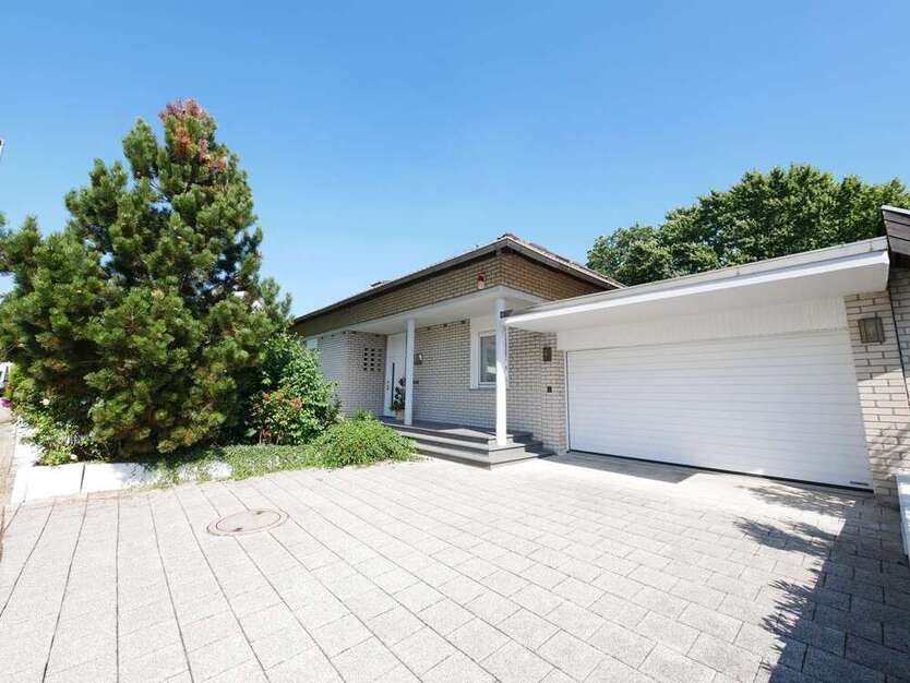 Haus zum Kaufen in Bad Lippspringe 679.000 € 251.32 m²