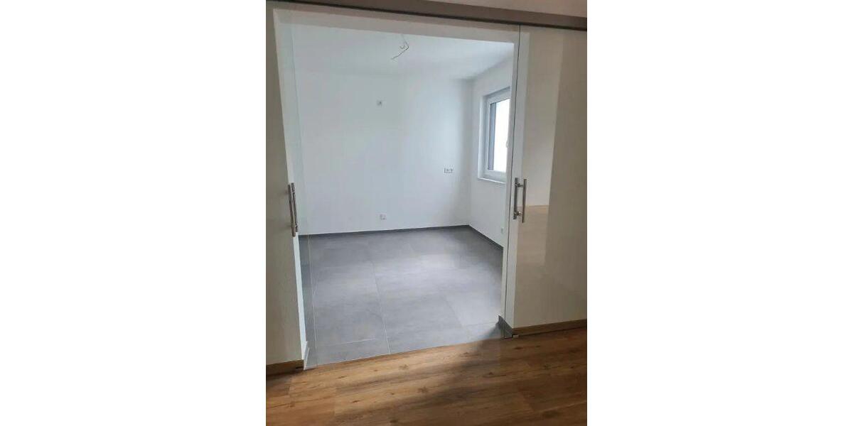 Etagenwohnung Bad Lippspringe - 2 Zimmer, 91 m&sup2;, 983&euro; | Angebot:26675469