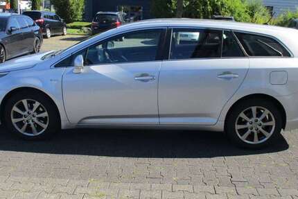 Toyota Avensis 188.000 km 4.950 &euro; Lippstadt 59557