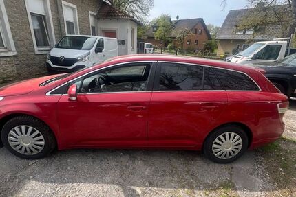 Toyota Avensis 318.000 km 2.499 &euro; Detmold 32758