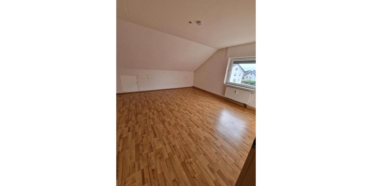 Dachgeschoßwohnung Paderborn Elsen - 3 Zimmer, 94 m&sup2;, 900&euro; | Angebot:26408125