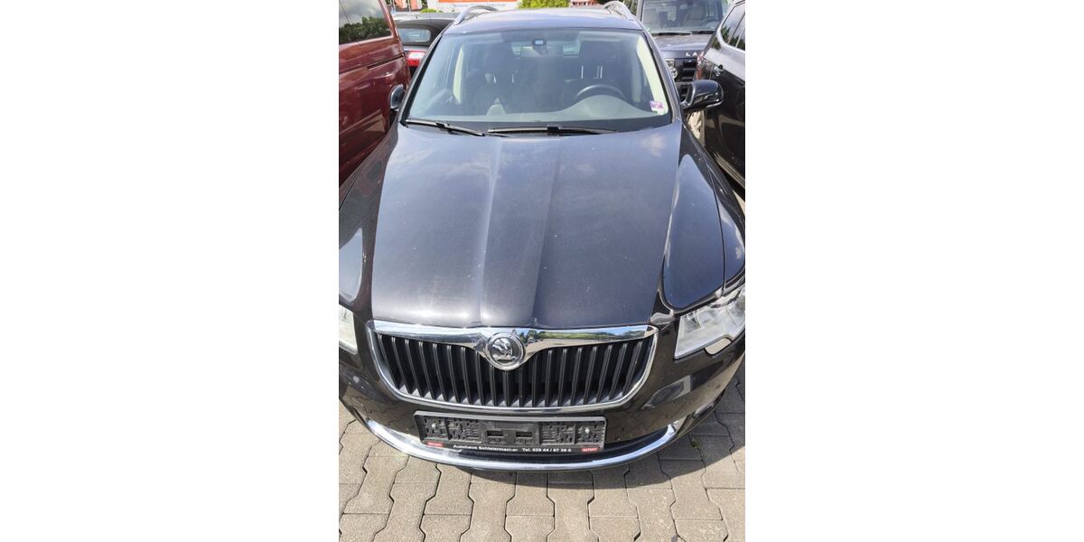 Skoda Superb 144.000 km 8.490 &euro; Paderborn 33102