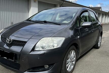 Toyota Auris 153.000 km 5.500 &euro; Paderborn 33100