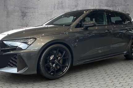 Audi RS3 2.100 km 68.900 &euro; Paderborn 33100