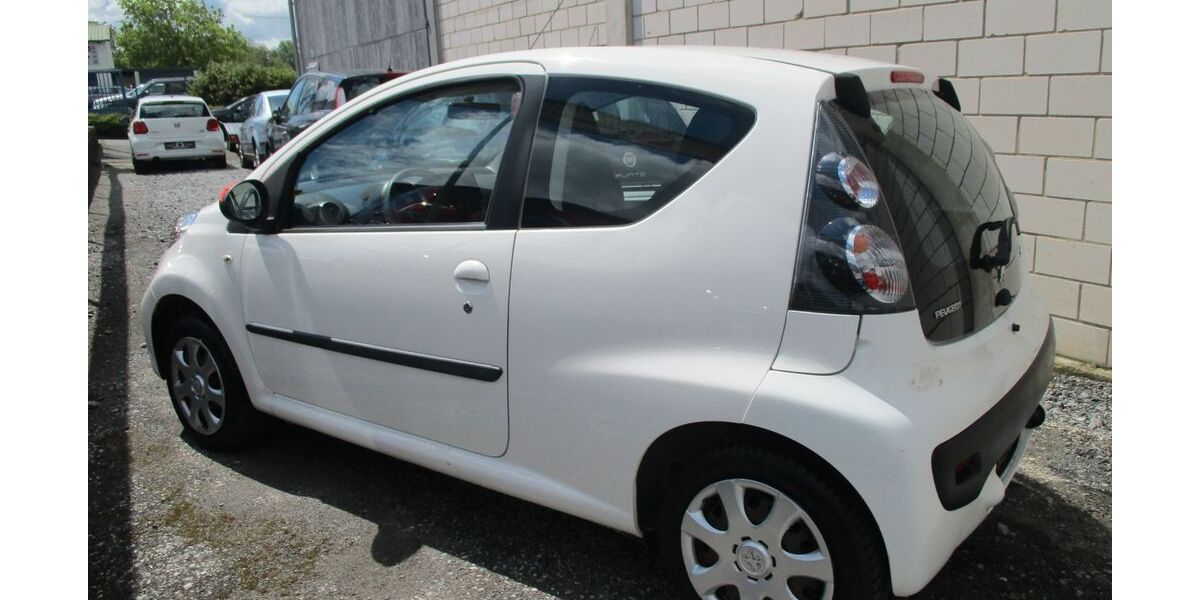 Peugeot 107 130.015 km 1.590 &euro; Paderborn 33106