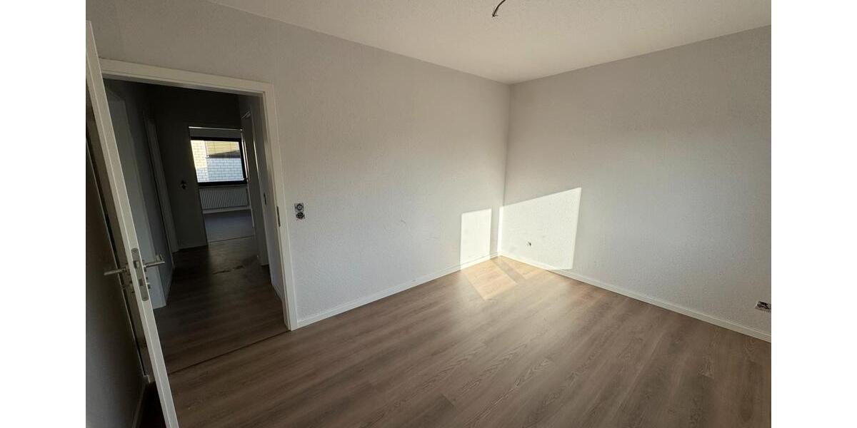 Etagenwohnung Detmold - 4 Zimmer, 96 m&sup2;, 750&euro; | Angebot:25264794