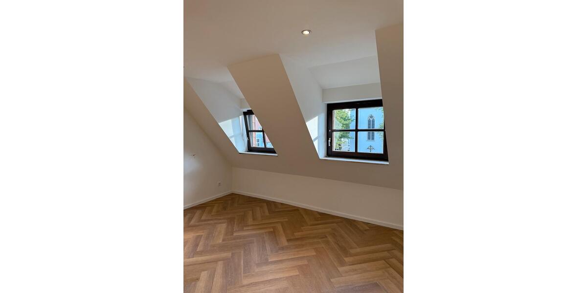 Dachgeschoßwohnung Paderborn - 2.5 Zimmer, 60 m&sup2;, 195.000&euro; | Angebot:27534171