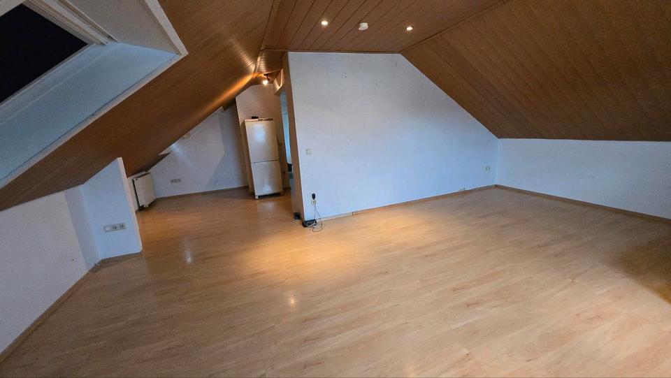 Dachgeschoßwohnung Schloß Holte-Stukenbrock Stukenbrock - 2 Zimmer, 62 m&sup2;, 465&euro; | Angebot:25230116