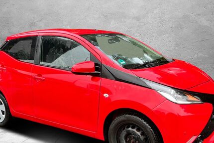 Toyota Aygo (X) 109.000 km 5.999 &euro; Detmold 32758