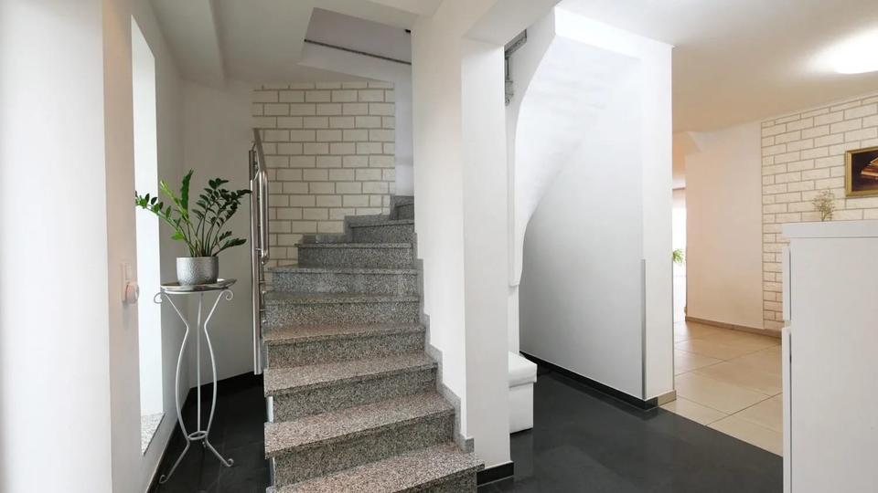 Bungalow Bad Lippspringe - 8 Zimmer, 260 m&sup2;, 590.000&euro; | Angebot:27160565