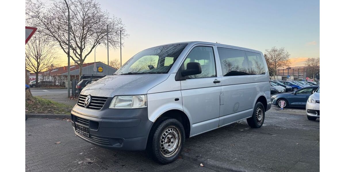 VW T5 Transporter 451.660 km 2.390 &euro; Paderborn 33102