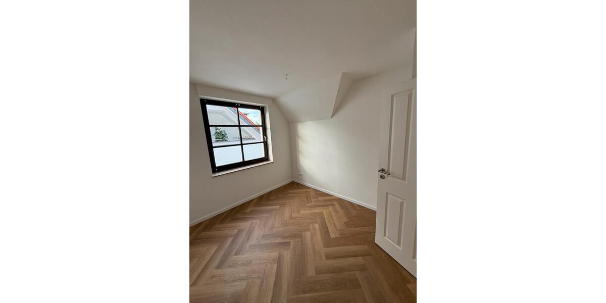 Dachgeschoßwohnung Paderborn - 2.5 Zimmer, 60 m&sup2;, 195.000&euro; | Angebot:27534171