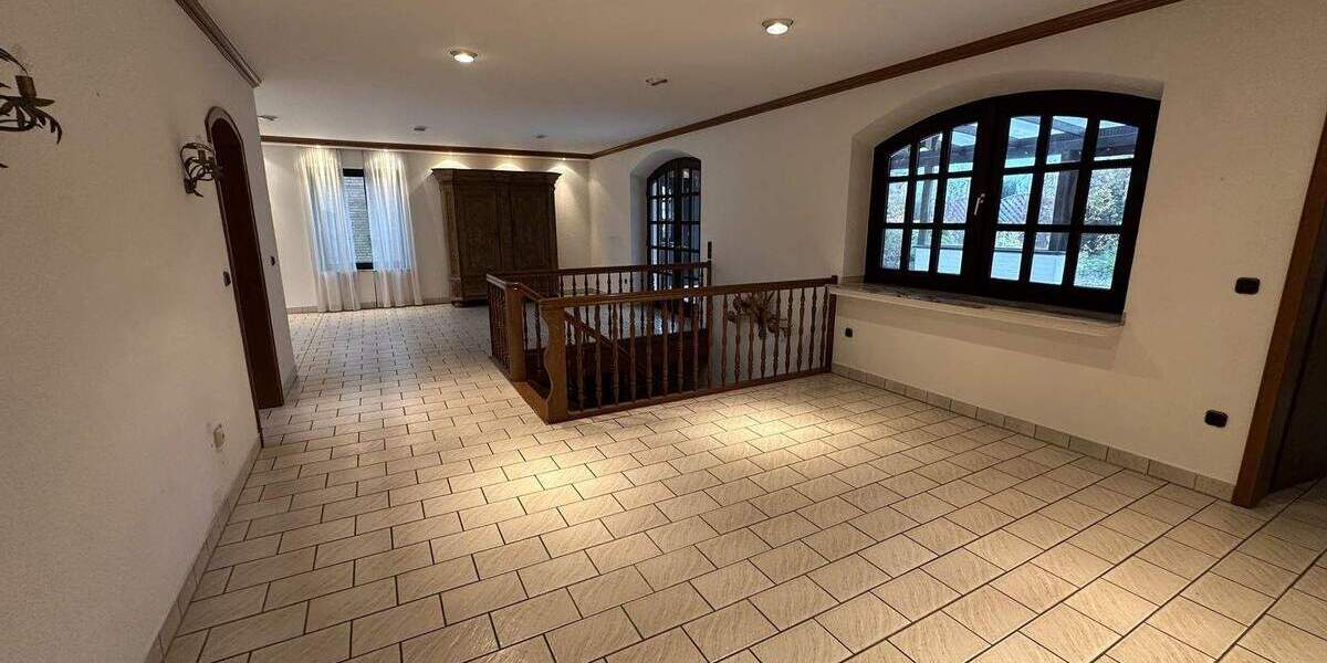 Einfamilienhaus Steinheim - 6 Zimmer, 262 m&sup2;, 299.000&euro; | Angebot:25821934