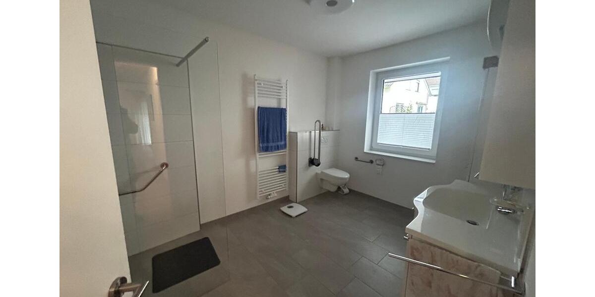 Erdgeschoßwohnung Bad Driburg - 3 Zimmer, 83 m&sup2;, 990&euro; | Angebot:25180528