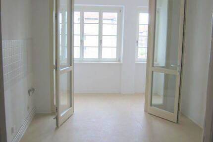 Geräumige 1 RaumWohnung mit großer Wohnküche