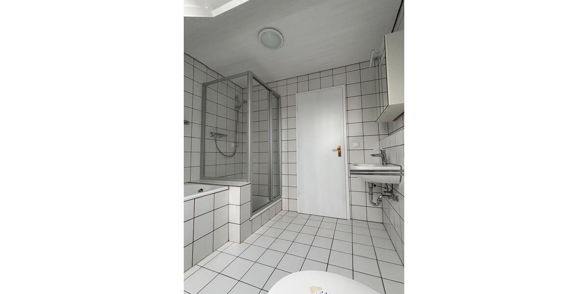 Dachgeschoßwohnung Delbrück - 4 Zimmer, 98 m&sup2;, 1.210&euro; | Angebot:27545422