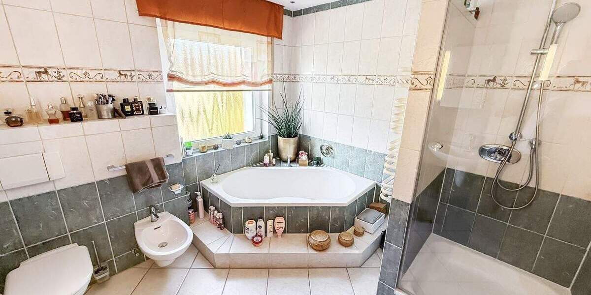 Mehrfamilienhaus, Wohnhaus Oerlinghausen Lipperreihe - 6 Zimmer, 182 m&sup2;, 469.000&euro; | Angebot:25037842