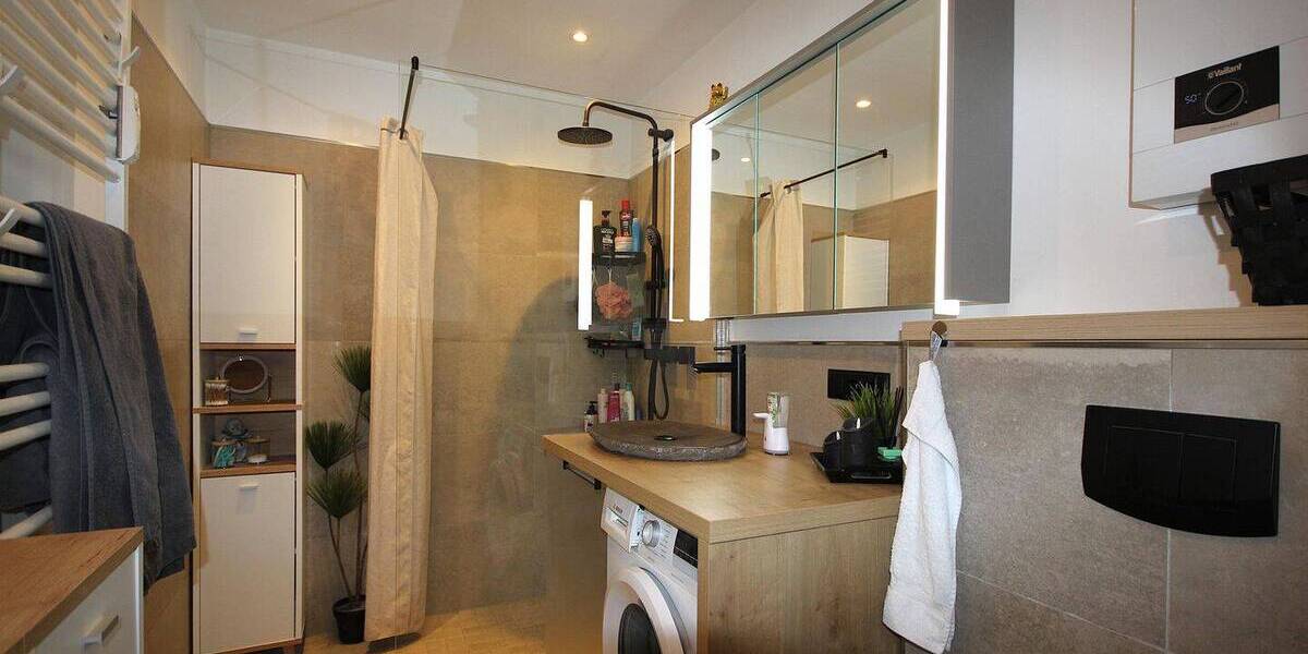 Exklusive Eigentumswohnung mit Swimmingpool & Sauna 4 zimmer