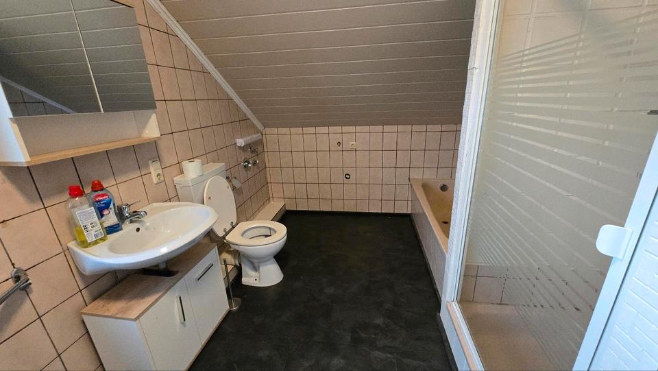 Dachgeschoßwohnung Schloß Holte-Stukenbrock Stukenbrock - 2 Zimmer, 62 m&sup2;, 465&euro; | Angebot:25230116