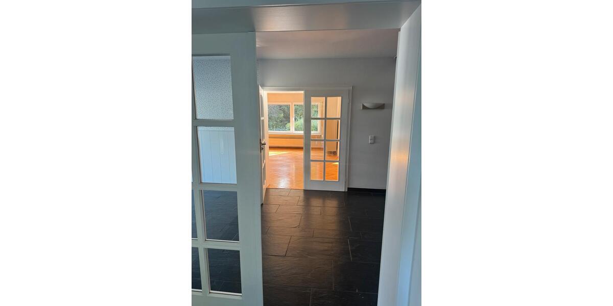 Einfamilienhaus Paderborn Elsen - 7 Zimmer, 260 m&sup2;, 2.250&euro; | Angebot:27618823