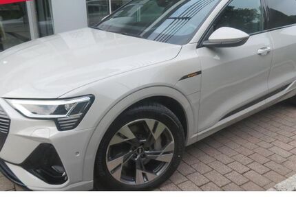Audi e-tron 18.135 km 33.990 &euro; Marsberg 34431