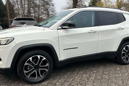 Jeep Compass 24.671 km 22.990 € Willebadessen 34439