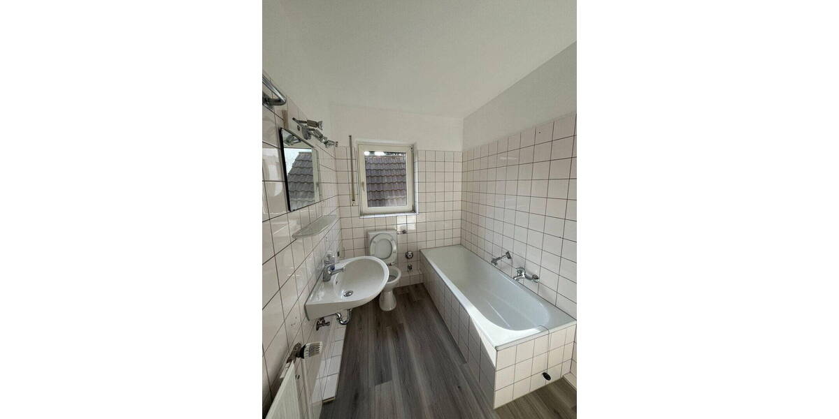 Etagenwohnung Paderborn OT Schloß Neuhaus Schloß Neuhaus - 3 Zimmer, 63 m&sup2;, 760&euro; | Angebot:26235134