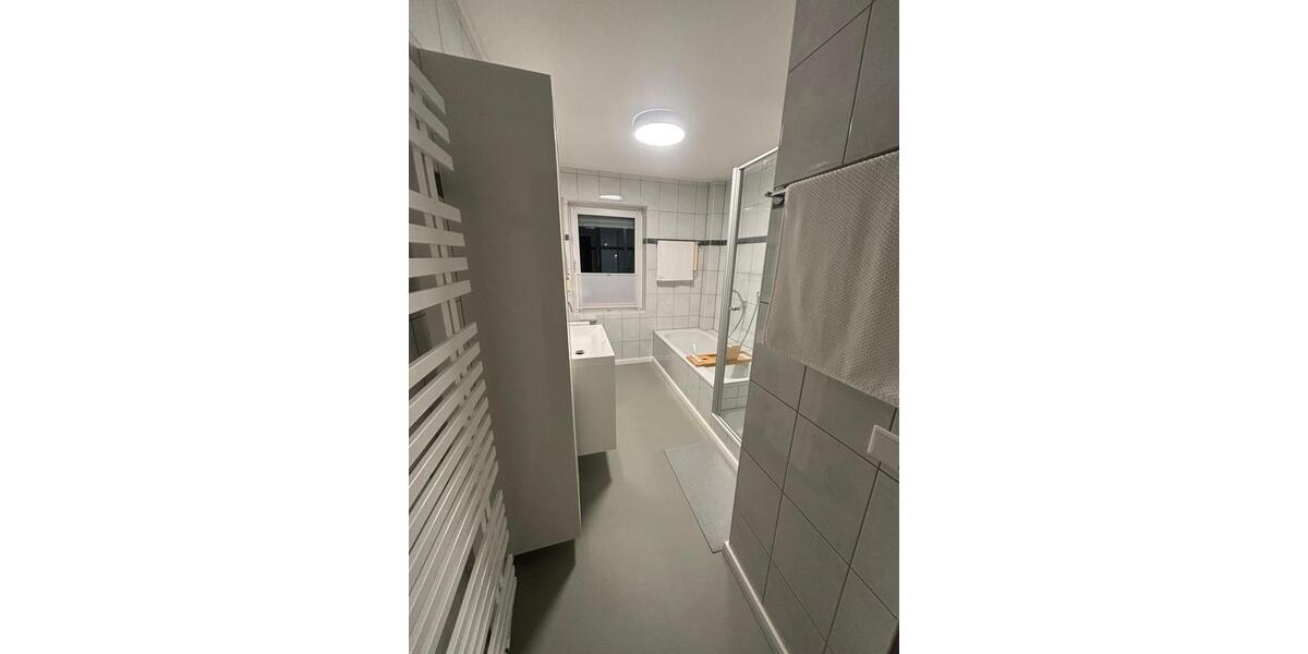 Room in freshly renovated flat w. big balcony & hig end equipment 3 zimmer