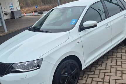 Skoda Rapid 117.900 km 9.500 &euro; Bad Driburg 33014