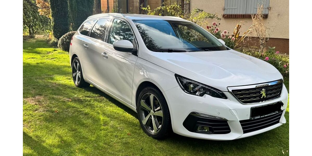 Peugeot 308 156.000 km 7.900 &euro; Detmold 32760