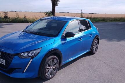 Peugeot 208 65.000 km 13.500 &euro; Lippstadt 59555